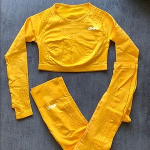 Body NV workout pant and long sleeve crop set